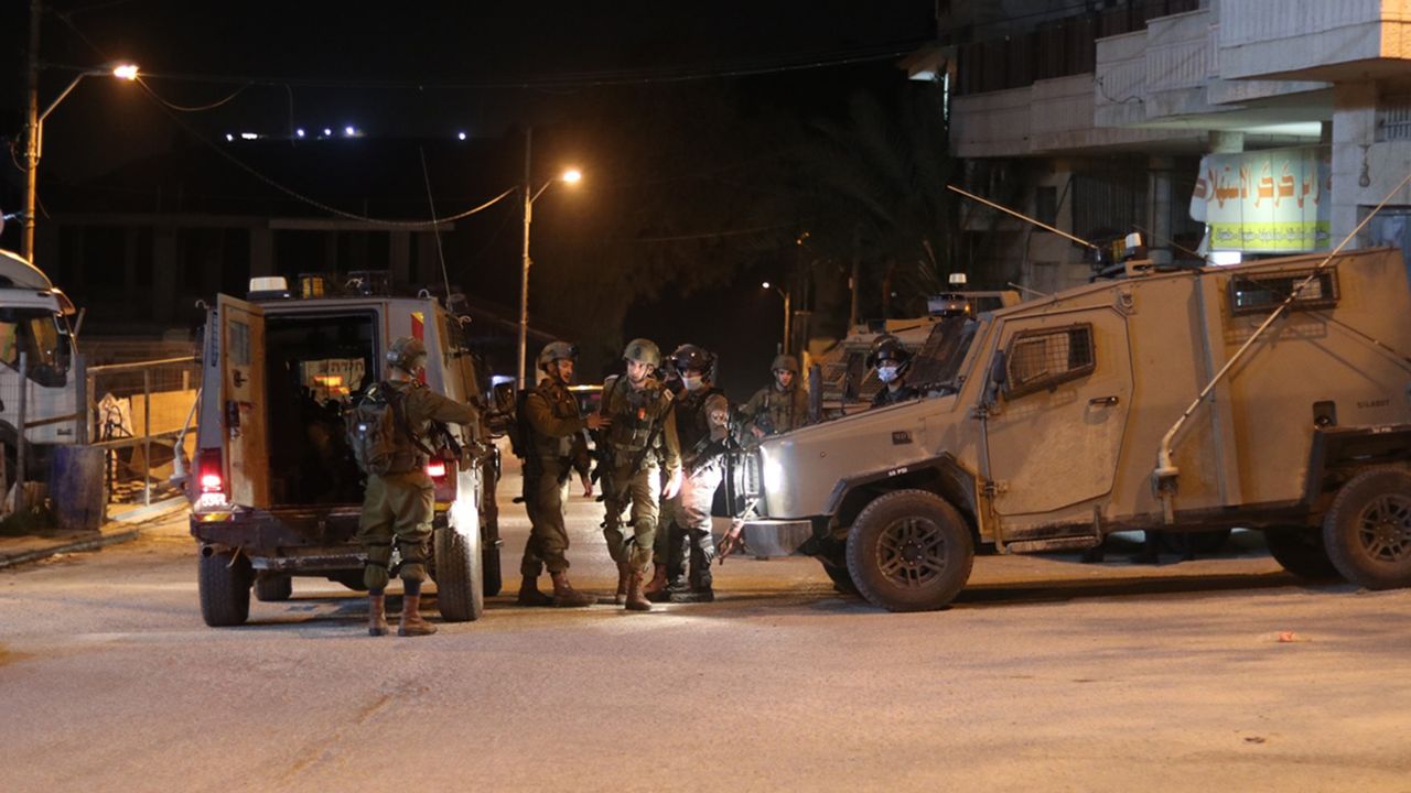 İşgalci Siyonistlerin Saldırısı: Batı Şeria'da 40 Filistinli Alıkonuldu