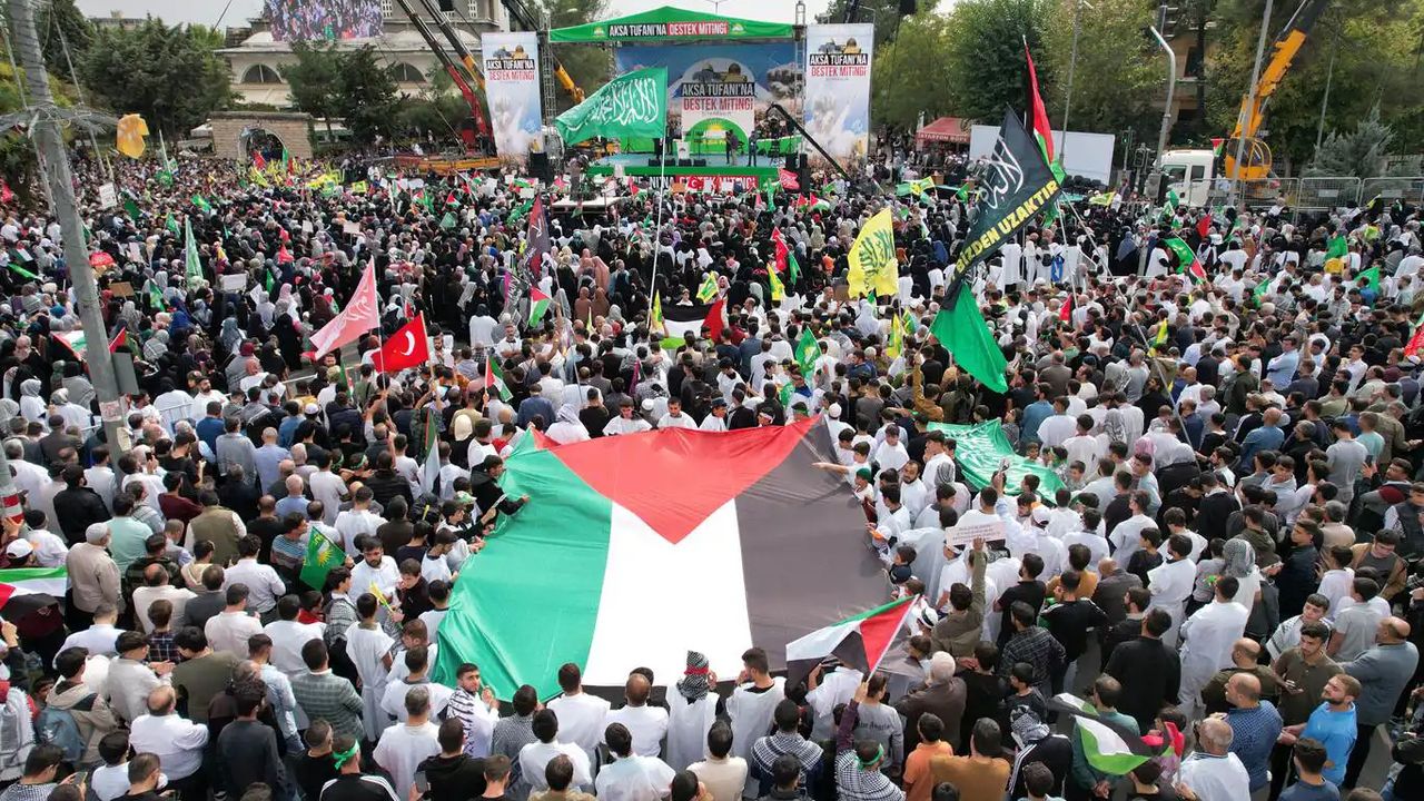 HAMAS'ın Çağrısıyla Filistin'de Kitlesel Eylem Başlıyor: "Soykırımı ve Açlığı Durdurun... Filistin için Özgürlük"