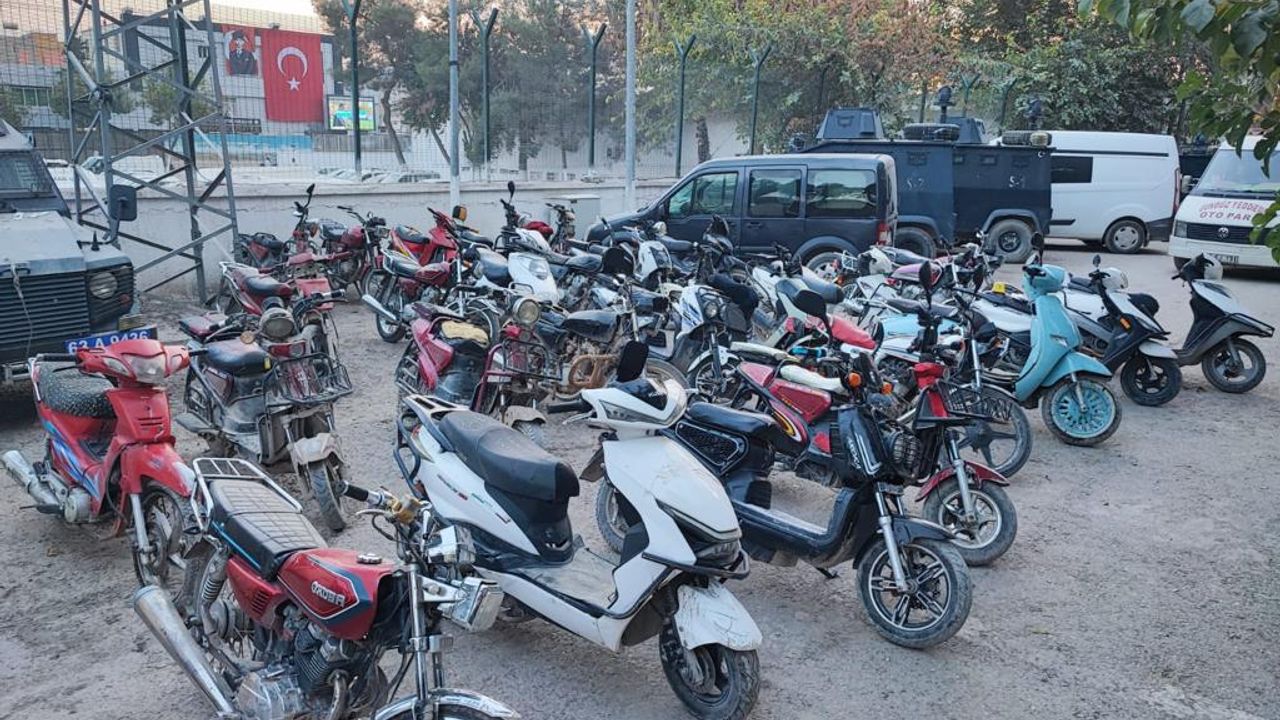 Şanlıurfa'da 137 Çalıntı Motosiklet Ele Geçirildi 