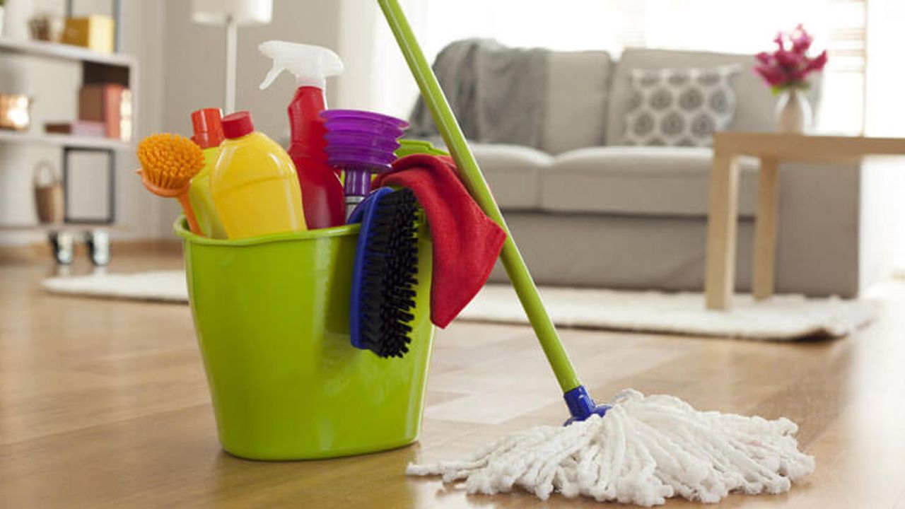 Misafirleriniz evinizin temizliğine hayran kalacak! En etkili temizlik tüyoları: Salon, mutfak, banyo tertemiz görünecek