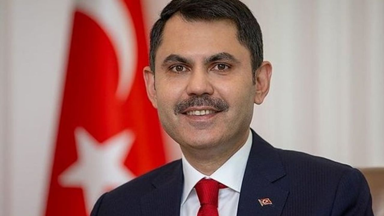 AK Parti’nin İstanbul Adayı Murat Kurum’un Fesli Kadir Tweeti Gündem Oldu