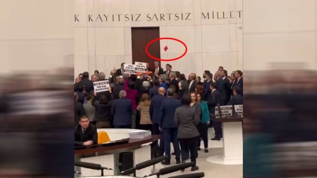 Şanlıurfa Milletvekili Bekir Bozdağ’a anayasa kitapçığı fırlatan CHP'li Bankoğlu konuştu