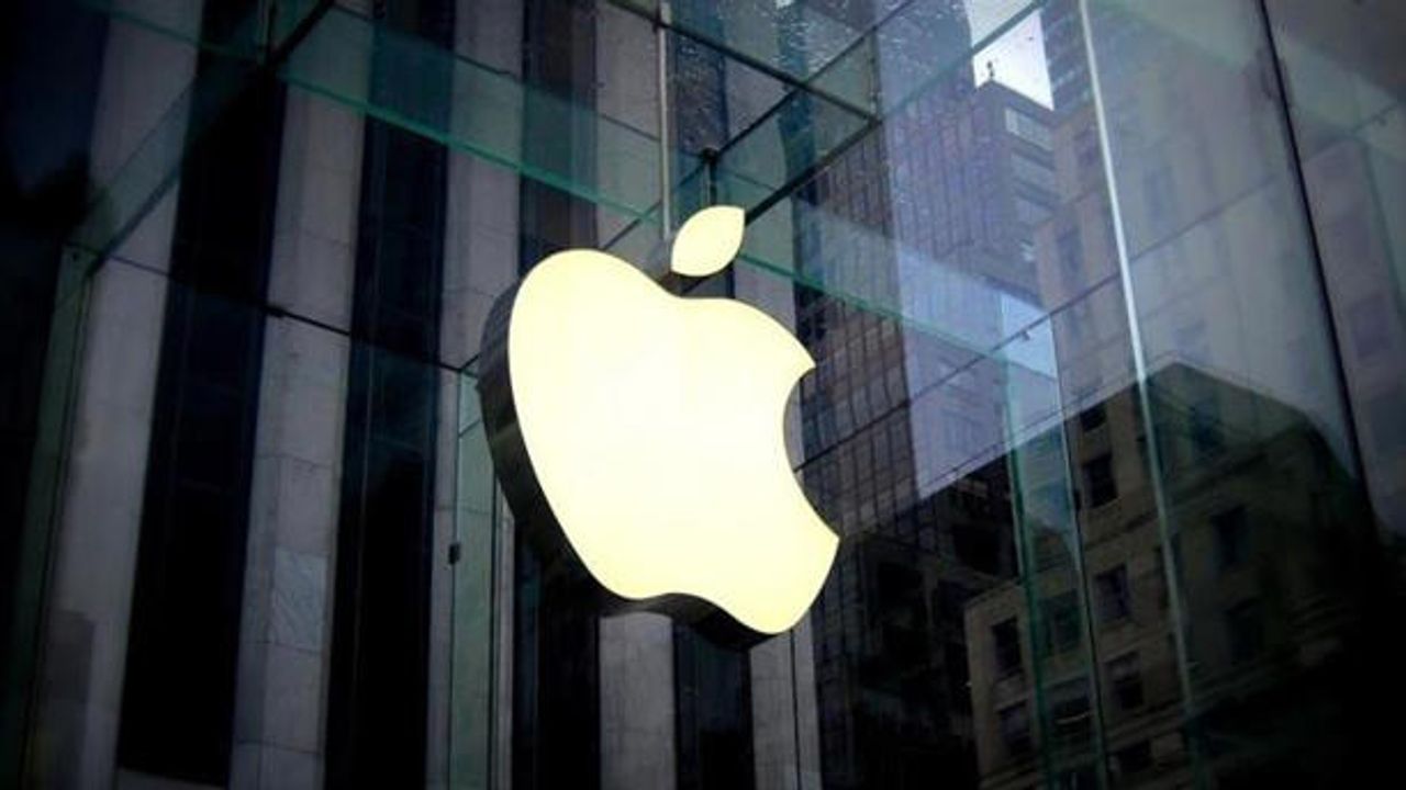 Apple, Akıllı Telefon Pazarında Liderliği Ele Geçirdi