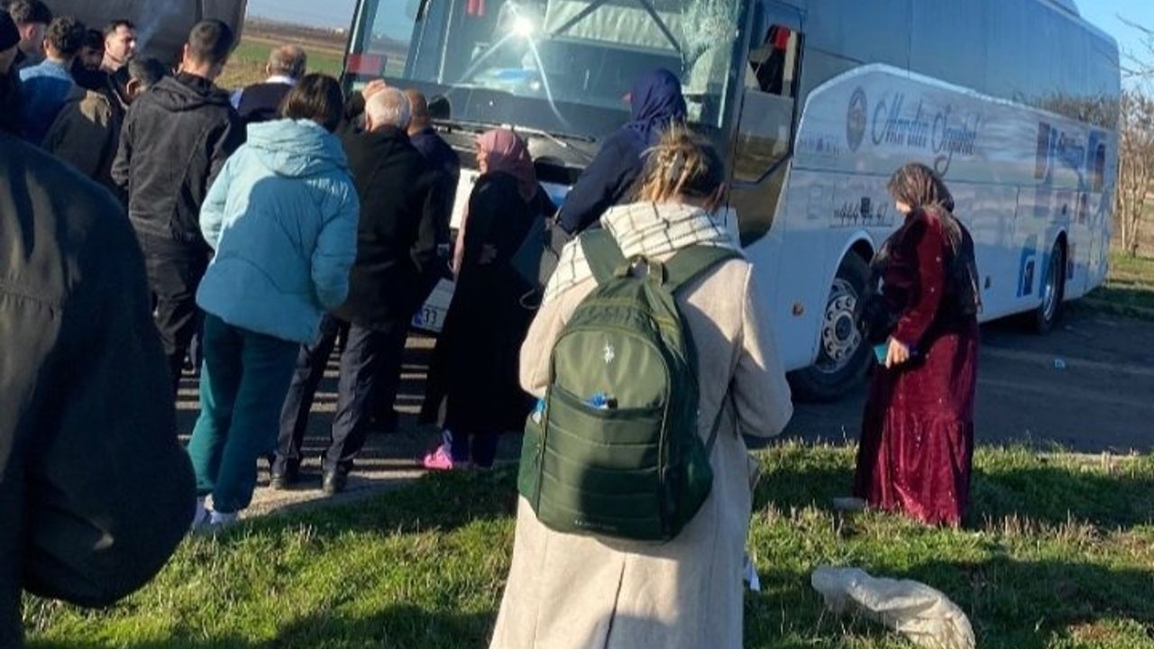 Viranşehir’de yolcu otobüsü kontrolden çıktı!