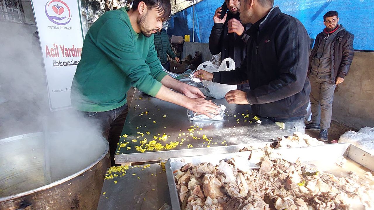 Gazze’de Yetimler Vakfı’ndan sıcak yemek umudu