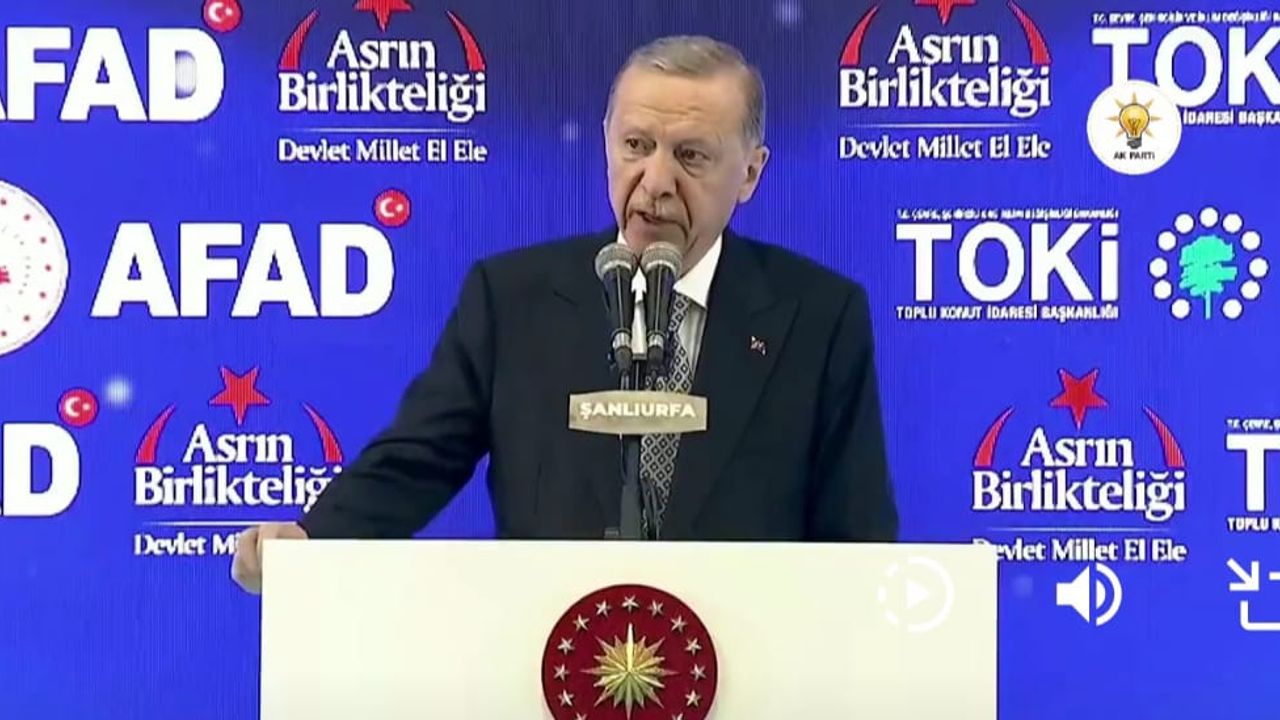 Cumhurbaşkanı Erdoğan deprem konutlarının anahtarlarını teslim etti