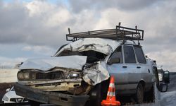 Şanlıurfa'da Otomobil İle Tırın Çarpıştı! 3 yaralı