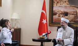 Diyanet İşleri Başkanı Erbaş, Dünya Engelliler Günü’nde ‘Suskun’ kitabının yazarını ağırladı