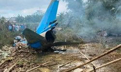 Vietnam’da Eğitim Uçuşu Yapan Savaş Uçağı Düştü: Pilot Kurtuldu