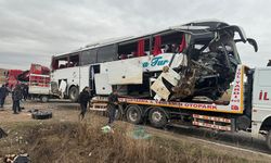 Yolcu Otobüsü Devrildi: 19 Kişi Yaralandı