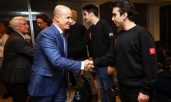 NASA yarışmasına kabul edilen ilk Türk takımıyla YÖK Başkanı Özvar buluştu