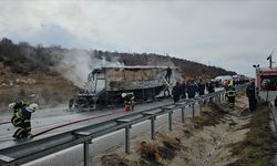 Yolcu Otobüsü Kamyona Çarptı: 2 Ölü, 5 Yaralı!