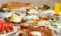Ramazan ayında beslenme nasıl olmalı? Sahur ve iftar vakitlerinde nelere dikkat etmeli?