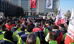 İBB İşçilerinden Maaş Zammı Talebiyle Protesto