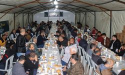 Şanlıurfalılar, iftar vakti aynı sofrayı paylaşıyor