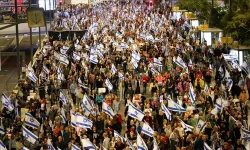 İsrail'de Protestolar Büyüyor: Netanyahu İktidarı Sona Yaklaşıyor