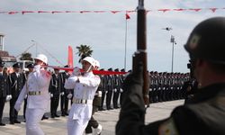 Atatürk'ü Temsil Eden Bayrak Samsun'da Karaya Çıkarıldı
