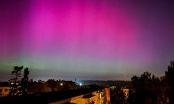 Çekya'da Kuzey Işıkları Büyüleyici Görüntüler Oluşturdu