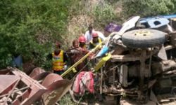 Pakistan’da Otobüs Uçuruma Düştü: 14 Ölü