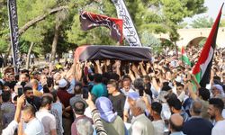 Şehid Hasan Saklanan on binlerin katılımıyla defnedildi
