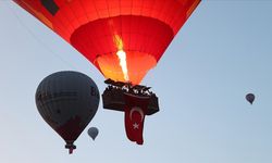 Kapadokya'da 19 Mayıs Coşkusu: Balonlar Türk Bayraklarıyla Uçtu