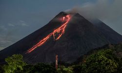 Merapi Yanardağı'nda volkanik patlama