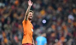 Galatasaray, Dries Mertens'in sözleşmesini 2024-2025 sezonu sonuna kadar uzattı