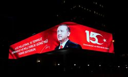 Cumhurbaşkanı Erdoğan'ın 15 Temmuz Mesajı Dijital Gösterim Ekranında Yayınlandı