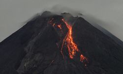 Merapi Yanardağı'nda yeni patlama