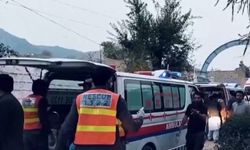 Pakistan'da bombalı saldırı: 2 ölü