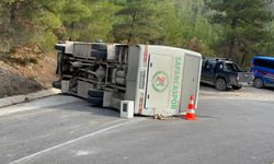 öğrencileri taşıyan midibüs devrildi: 10 yaralı