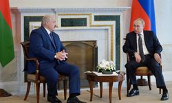 Putin, seçimi kazanan Belaruslu mevkidaşı Lukaşenko'yu tebrik etti