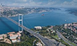 İstanbul Boğazı'nda gemi trafiği askıya alındı: Kayıp 2 kardeş aranıyor