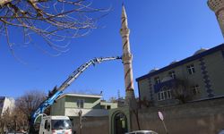 Urfa'da Minareye takılan baz istasyonu 15 yıl sonra kaldırıldı