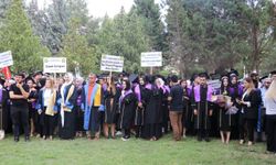 Harran Üniversitesi MYO’ da mezuniyet sevinci..