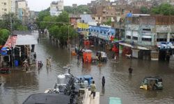 Pakistan'da sel nedeniyle ölenlerin sayısı 23'e yükseldi