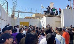 Irak'ta İsveç Büyükelçiliği "Kur'an-ı Kerim" Baskınına Uğradı