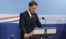 Hollanda Başbakanı siyaseti bıraktığını açıkladı