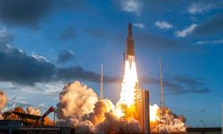 Ariane 5 roketi son kez uzaya fırlatıldı