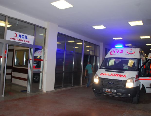Şanlıurfa’da şüpheli aracı kovalayan Yunus'lar kaza yaptı: 2 polis yaralı!