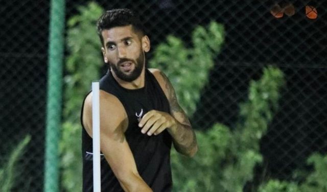 Şanlıurfaspor'un Yeni Transferi İlk Antrenmana Çıktı: Diogo Alexis Rodrigus Coelho Özçakmak Sahada