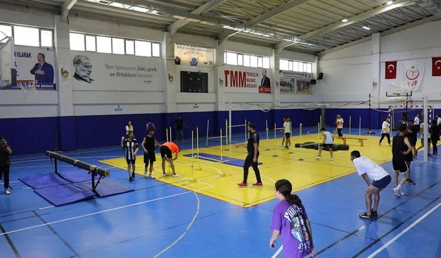 Gençler Viranşehir Belediyesi'nin BESYO ve PMYO Kurslarıyla Sınava Hazırlanıyor