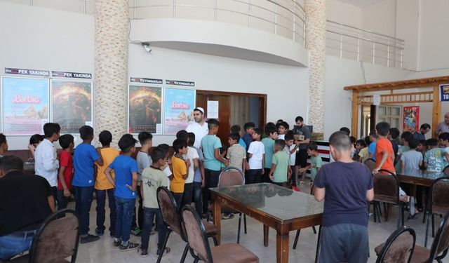 Viranşehir Belediyesi, Yaz Kur'an Kursu Öğrencilerine Ücretsiz Sinema Keyfi Sunuyor!