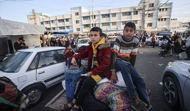 İşgal Rejimi, Gazze'nin Kuzeyine Geçişi Engelliyor: İnsani Kriz Derinleşiyor