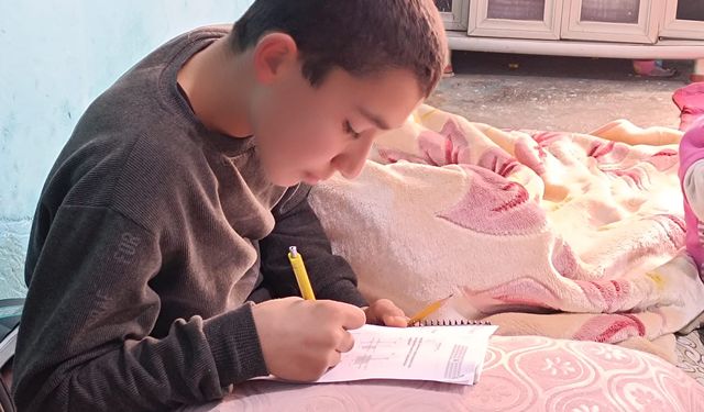Şanlıurfa'da Ayağı Kırık Olan Öğrenci, Evde Sınava Girdi