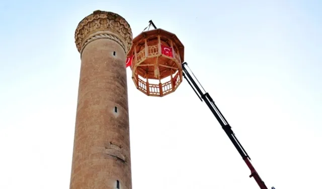 Birecik'te Depremde Hasar Gören Minare Onarıldı
