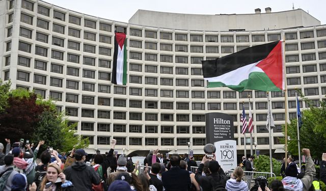 Filistin Destekçileri, Beyaz Saray Muhabirleri Derneği Yemeği'ni Protesto Etti