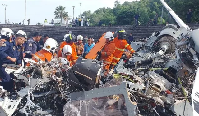 Malezya’da 2 Askeri Helikopter Çarpışması Sonucu 10 Kişi Hayatını Kaybetti