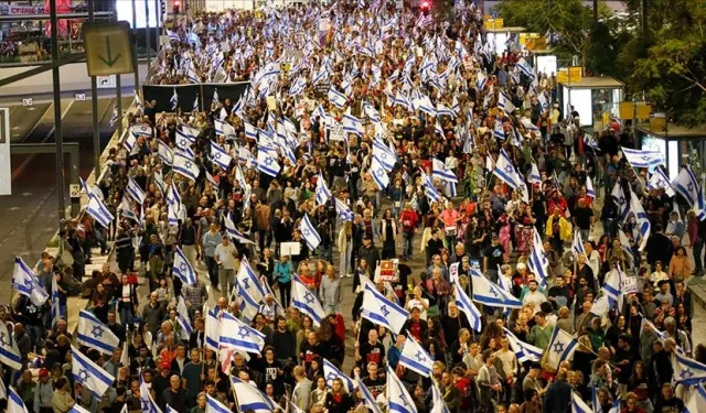 İsrail'de Protestolar Büyüyor: Netanyahu İktidarı Sona Yaklaşıyor