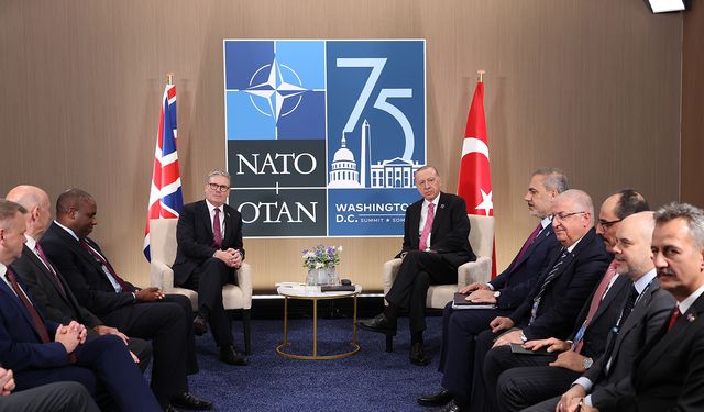 Cumhurbaşkanı Erdoğan, İngiltere Başbakanı Starmer ile Washington'da Görüştü